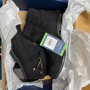 White Mountain Women's Faux Suede Zip-Up Ankle Boot Black size 7.5 or 8.5 new